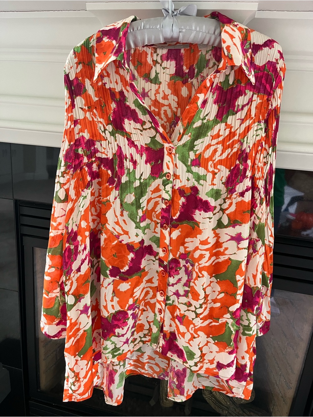 Floral Button-Front Women’s Blouse in Orange, Pink & Green. New size XL